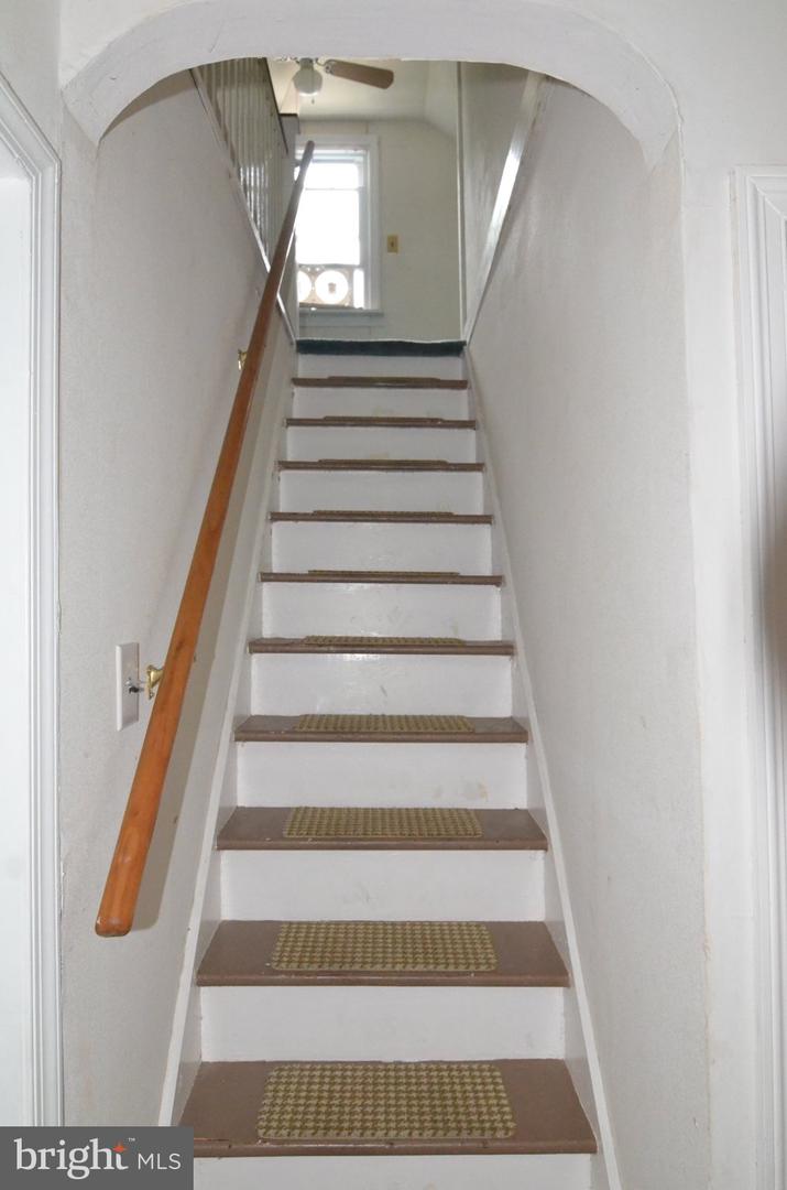 464 Center Ave Property Photo 12