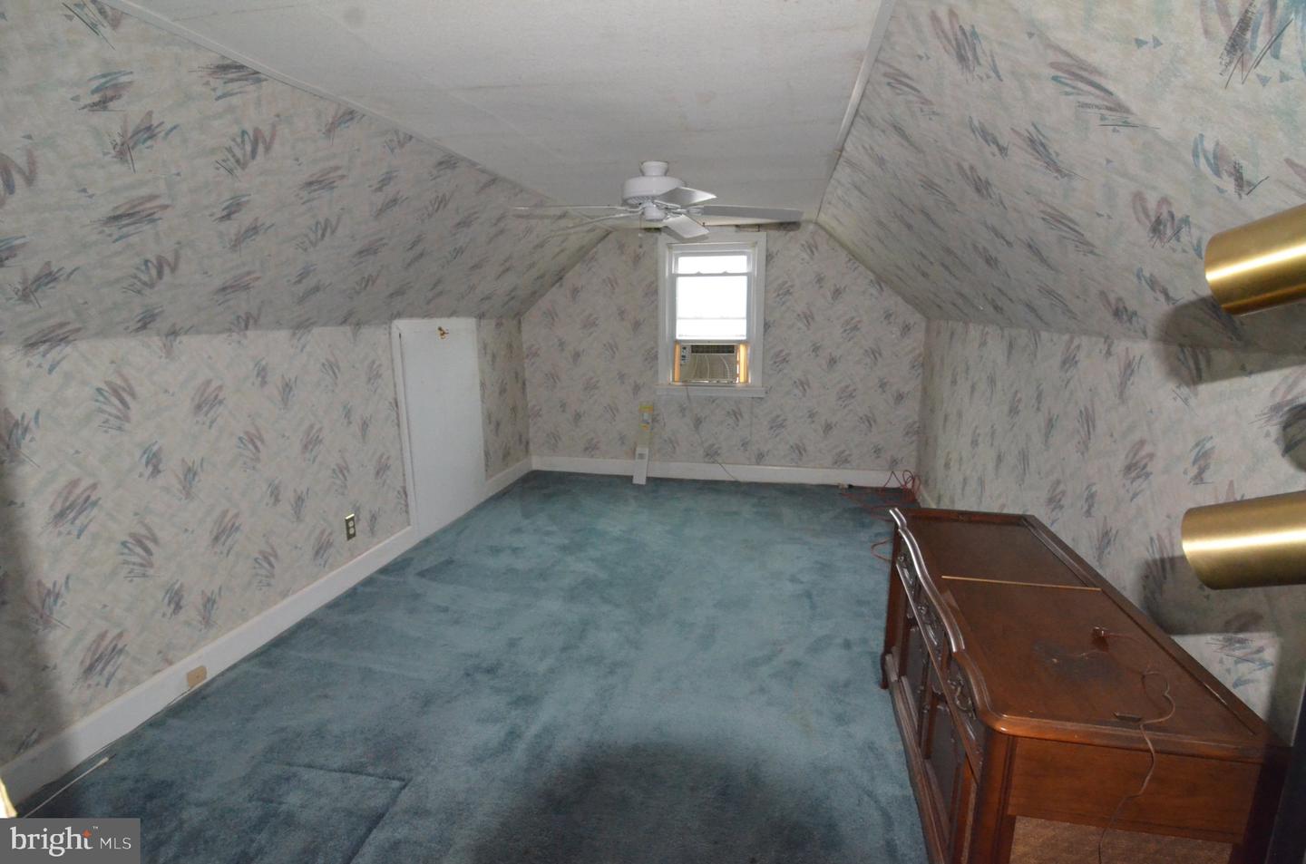 464 Center Ave Property Photo 15