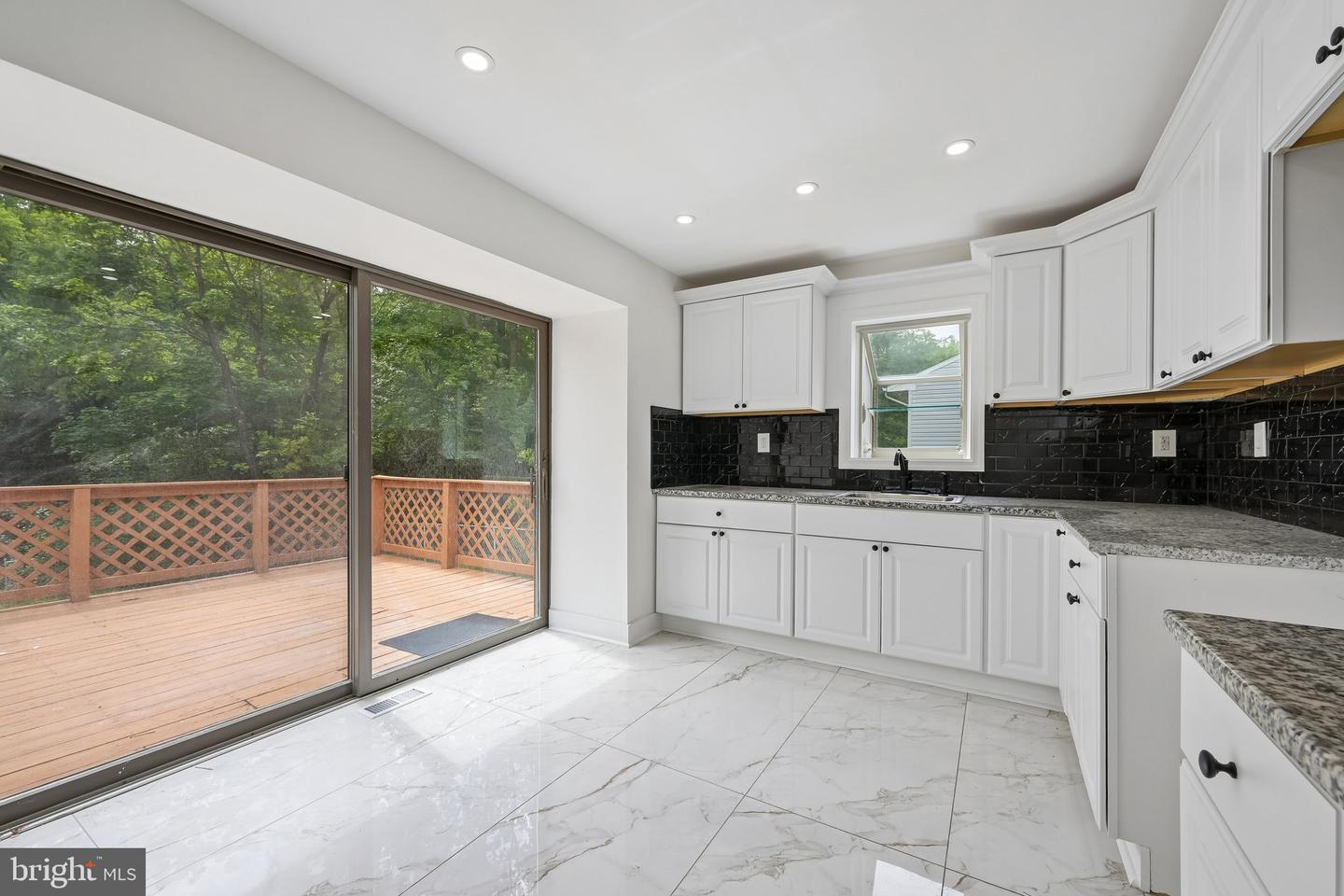 2310 S Cuthbert Dr Property Photo 16