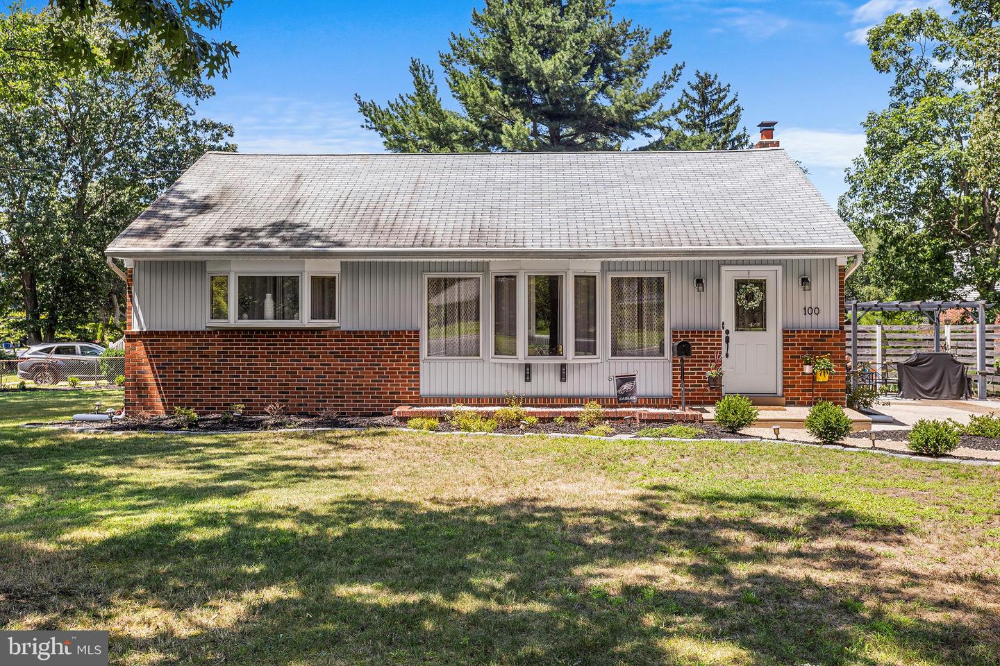 100 BOWLING GREEN DR
