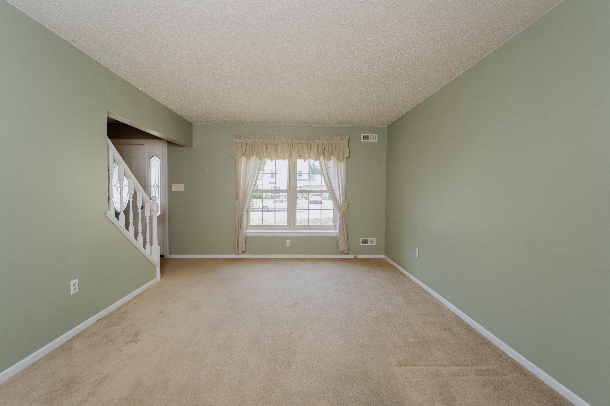 28 Cherry Cir Property Photo 3