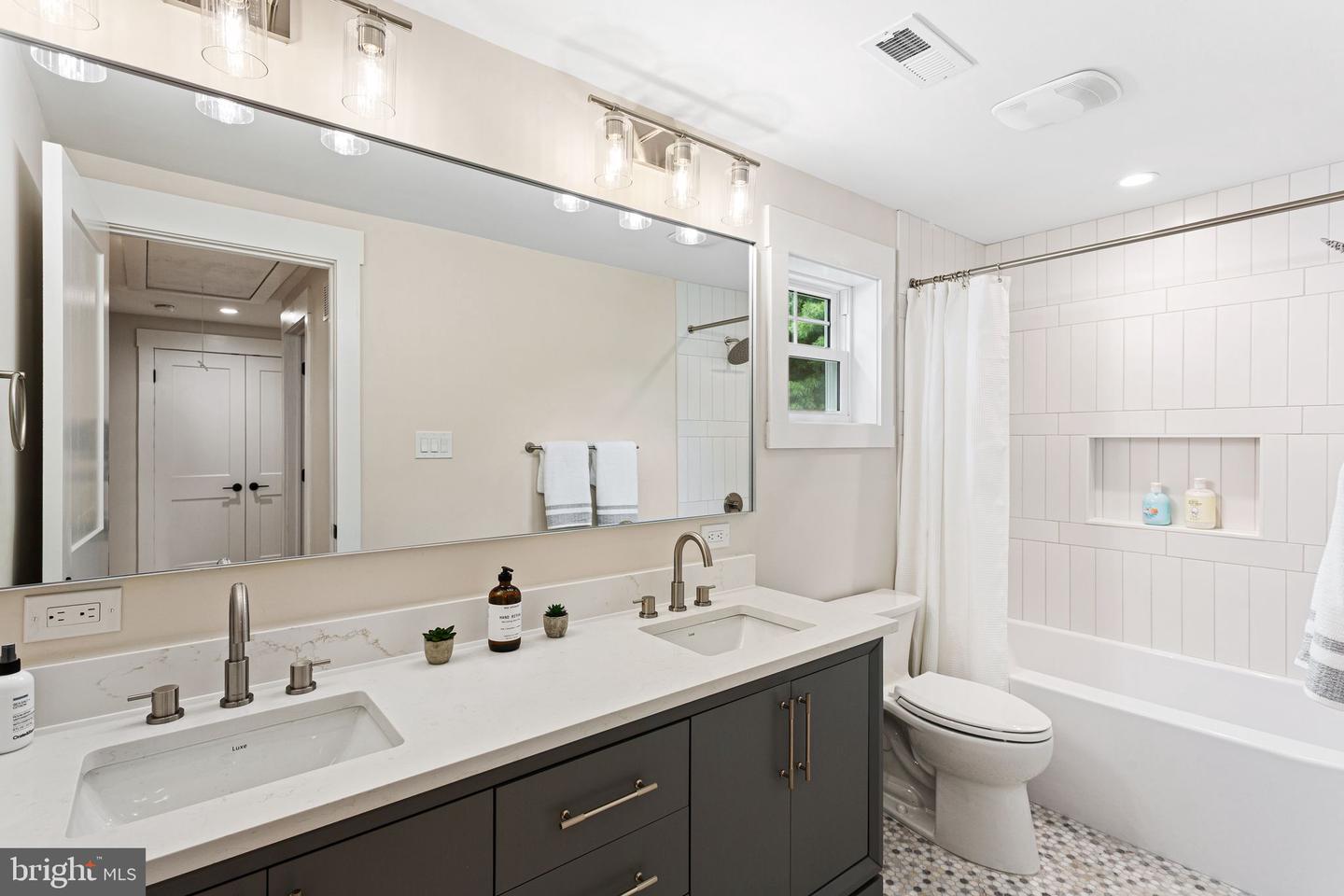 419 Mansfield Ave Property Photo 27
