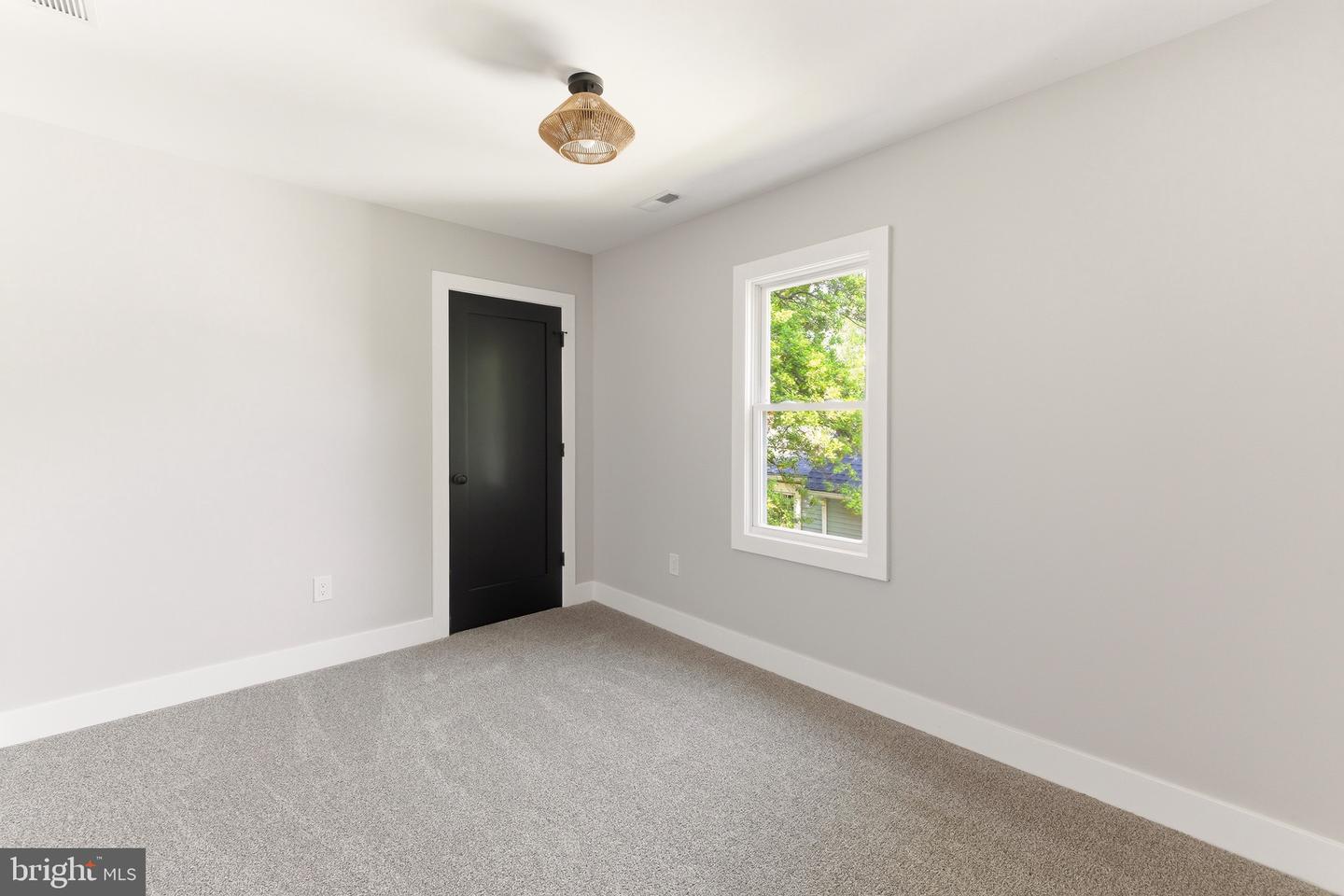 429 W Pine St Property Photo 19