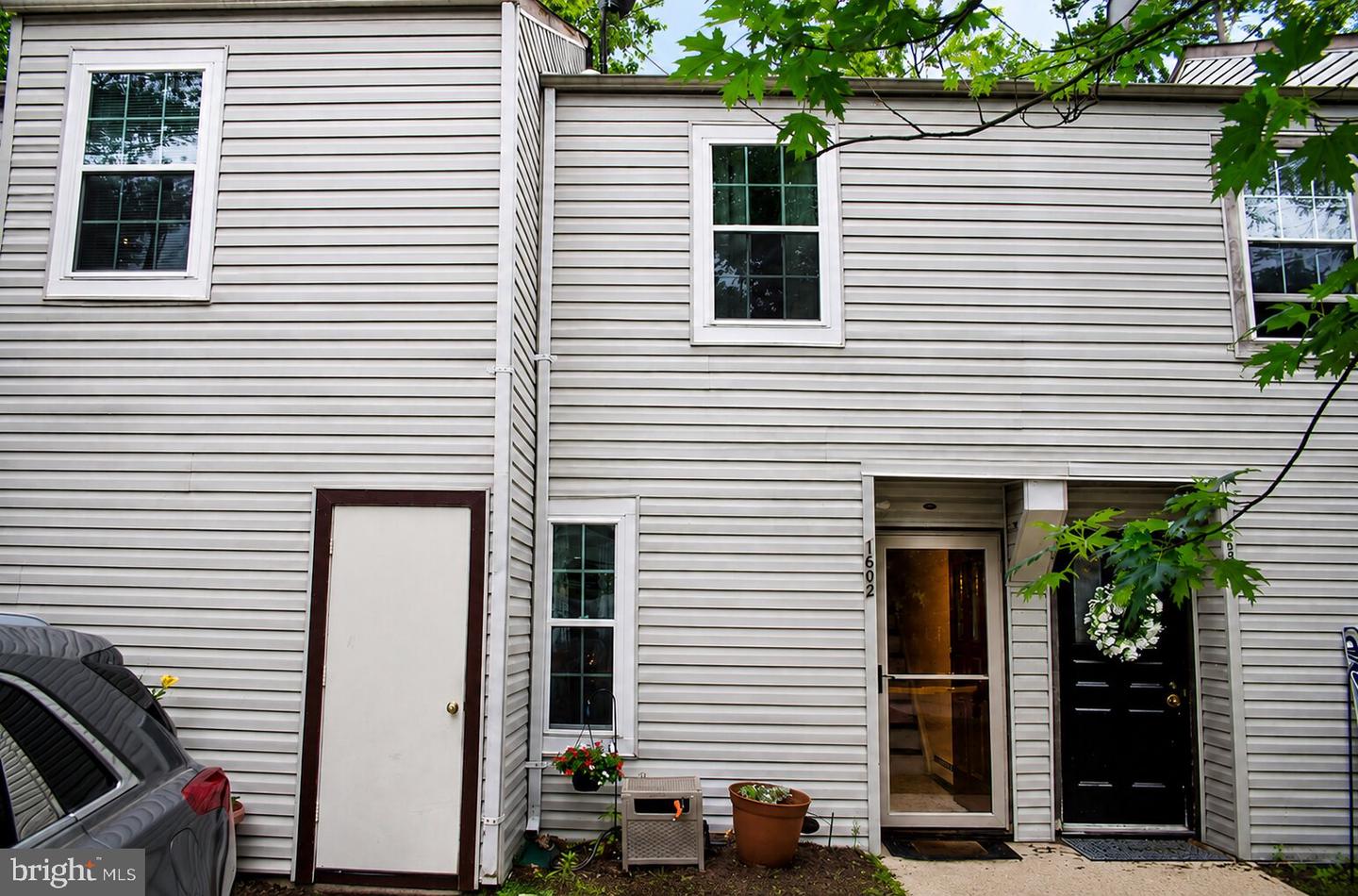 1602 Bromley Ests Property Photo 1