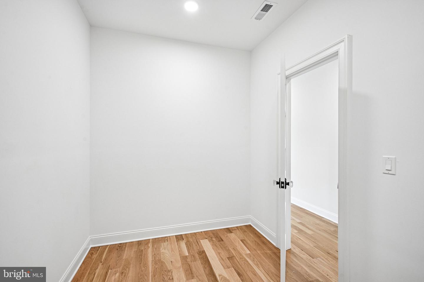 123 Hawthorne Ave Property Photo 39