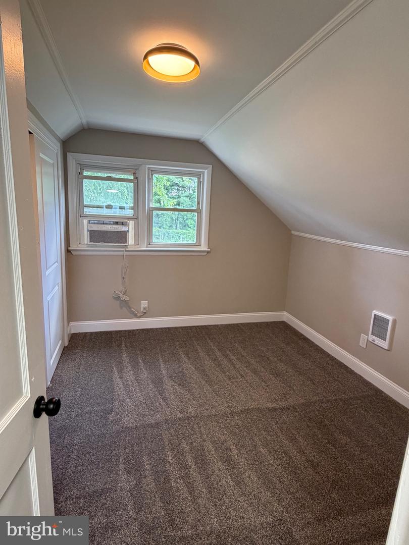 9 E Williams Ave Property Photo 19