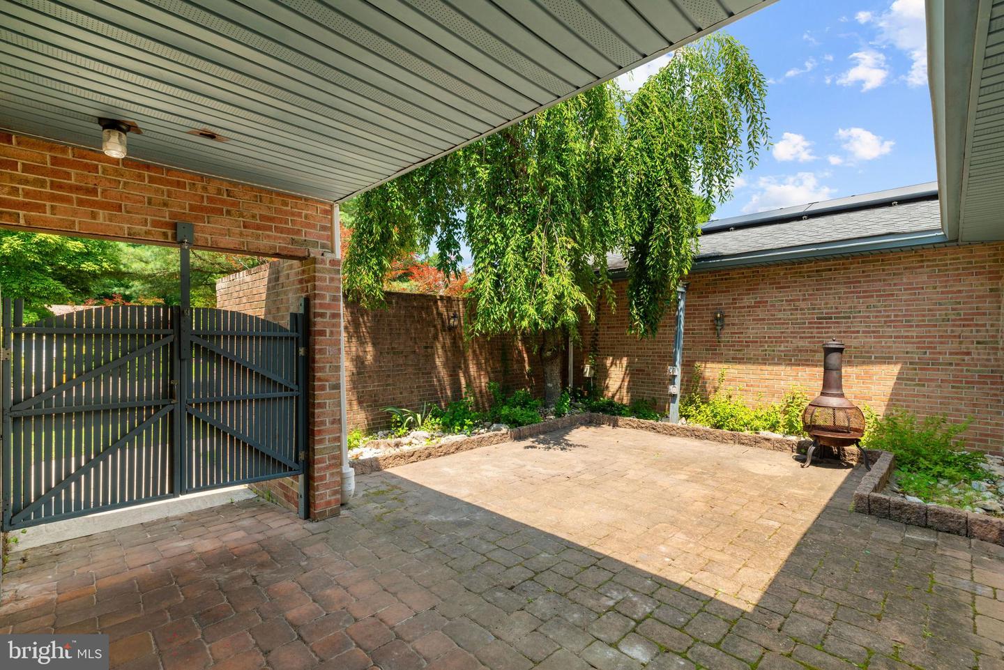 4 Steven Dr Property Photo 1