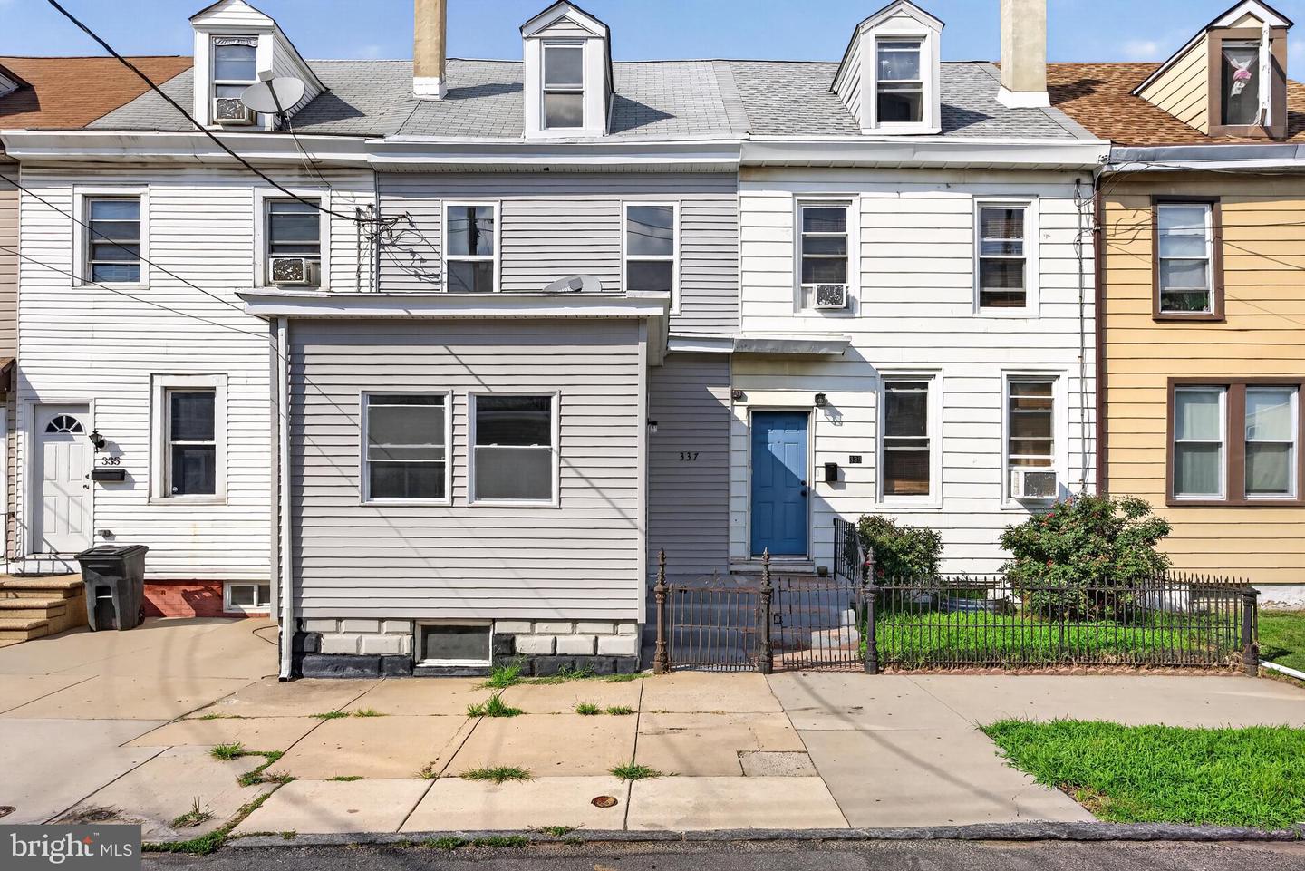 337 Hudson St Property Photo 1