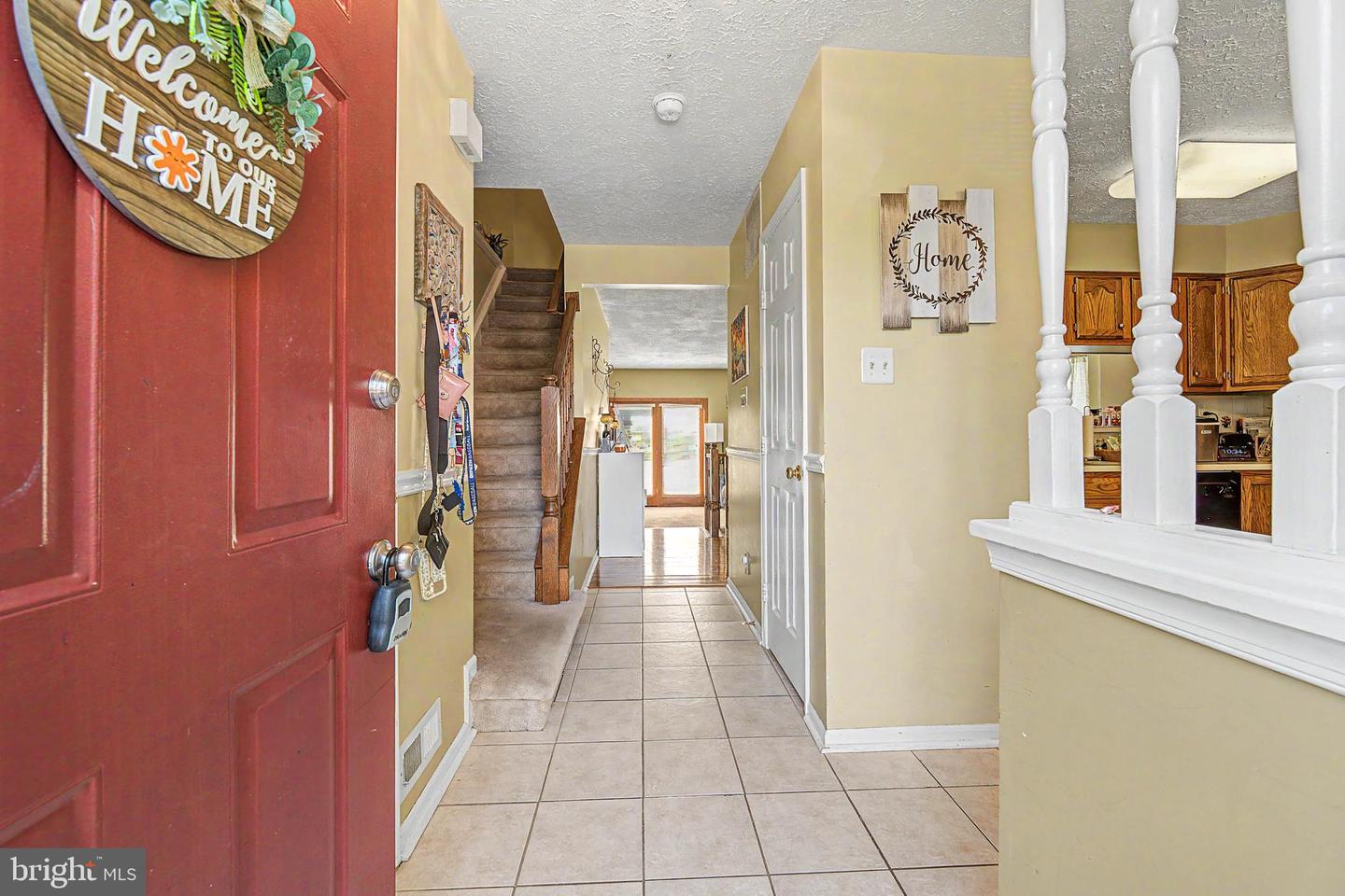 75 Pebble Ln Property Photo 3
