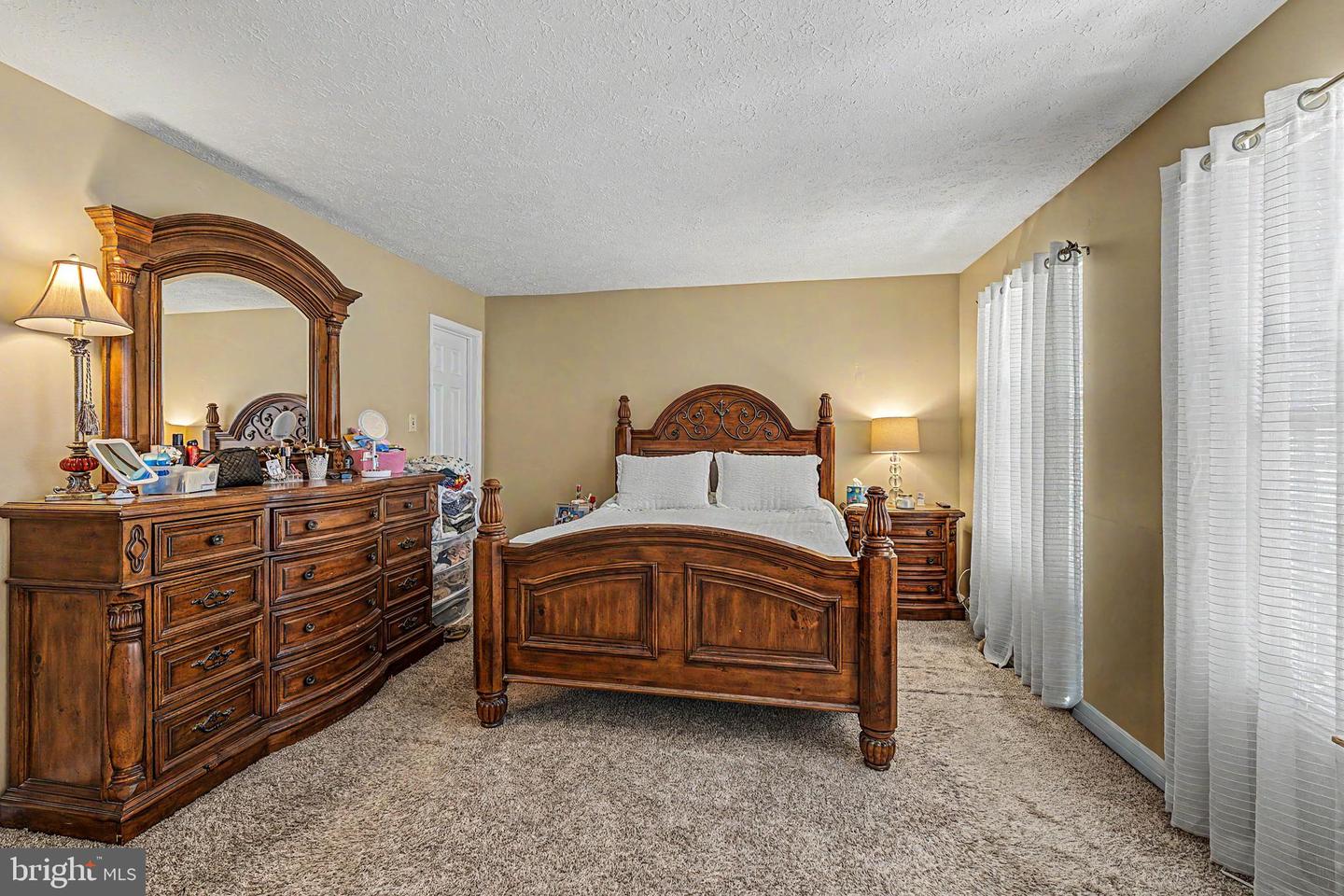 75 Pebble Ln Property Photo 15