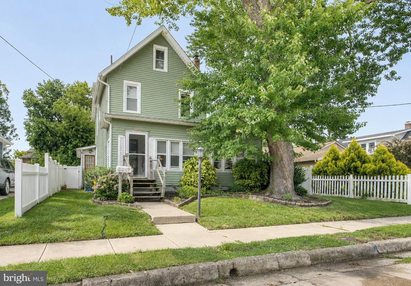 25 Oswego Ave Property Photo 1