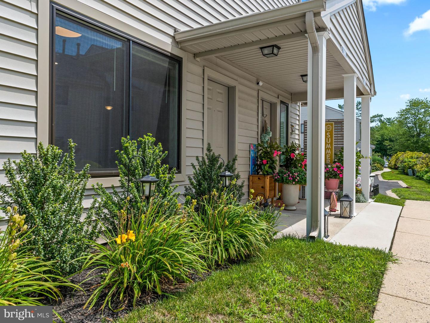 1203 Roberts Way Property Photo 2