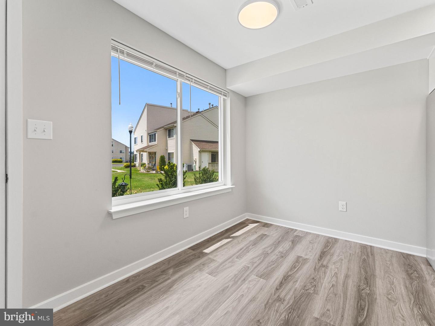 1203 Roberts Way Property Photo 4