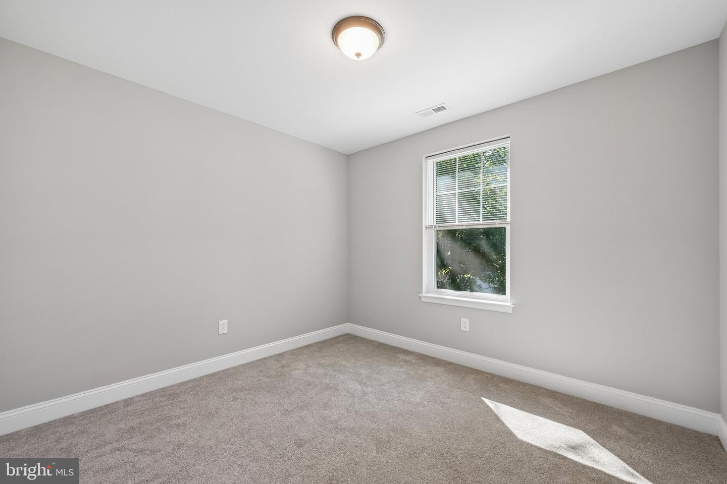 336 W Evesham Ave Property Photo 19