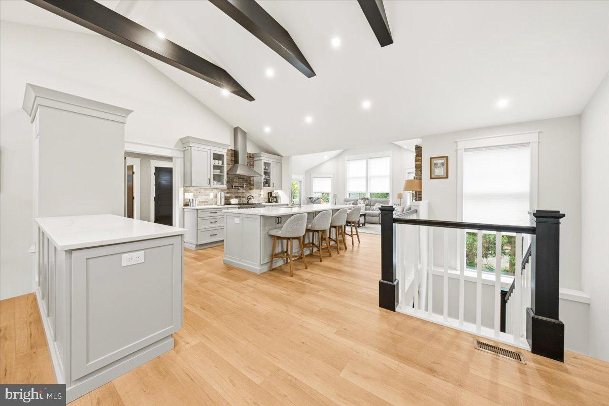 12 Lafayette Ave Property Photo 3