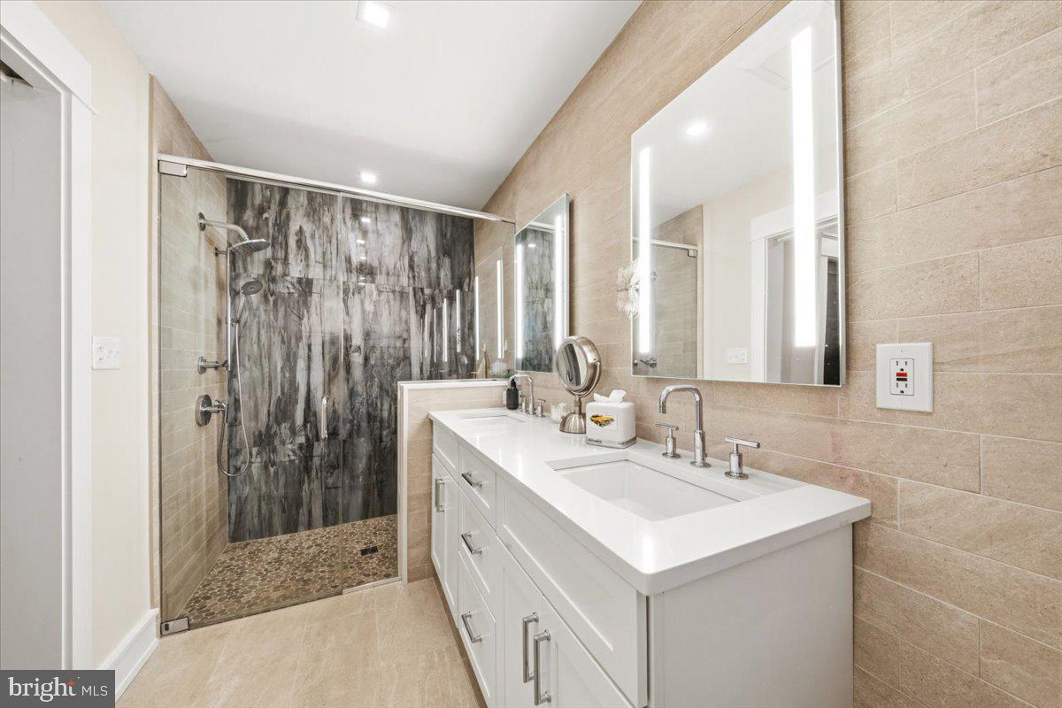12 Lafayette Ave Property Photo 32