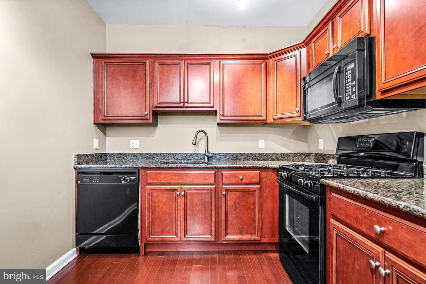 4344 Champions Run Property Photo 11