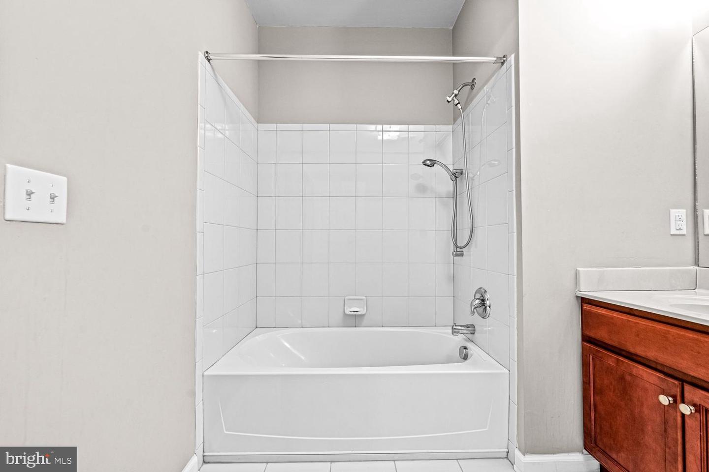 4344 Champions Run Property Photo 16