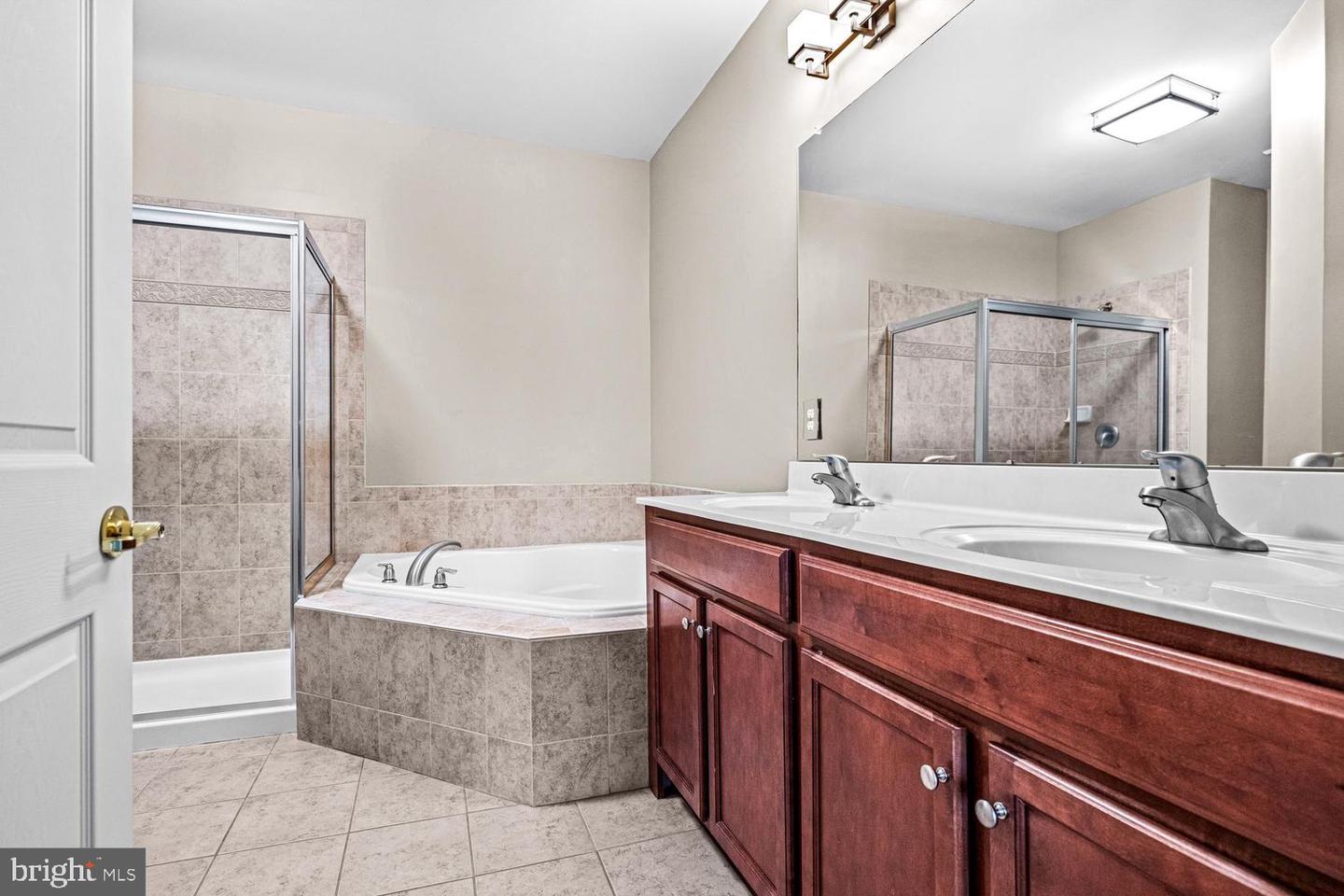 4344 Champions Run Property Photo 20