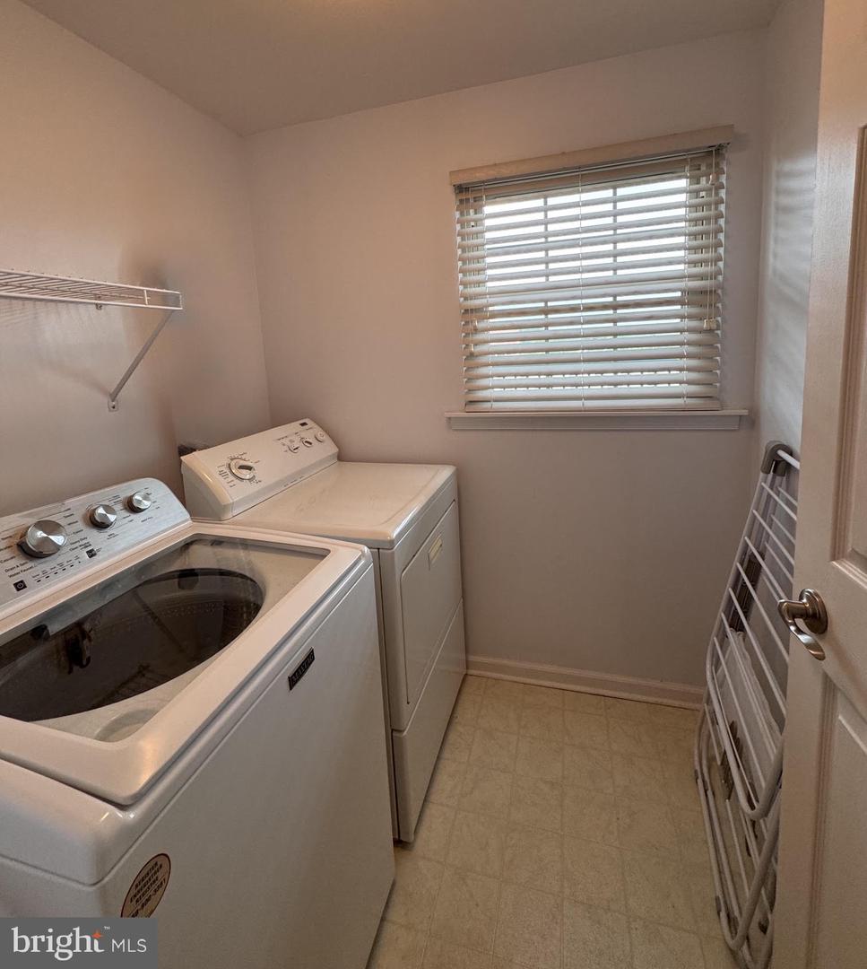 6044 Main St Property Photo 5