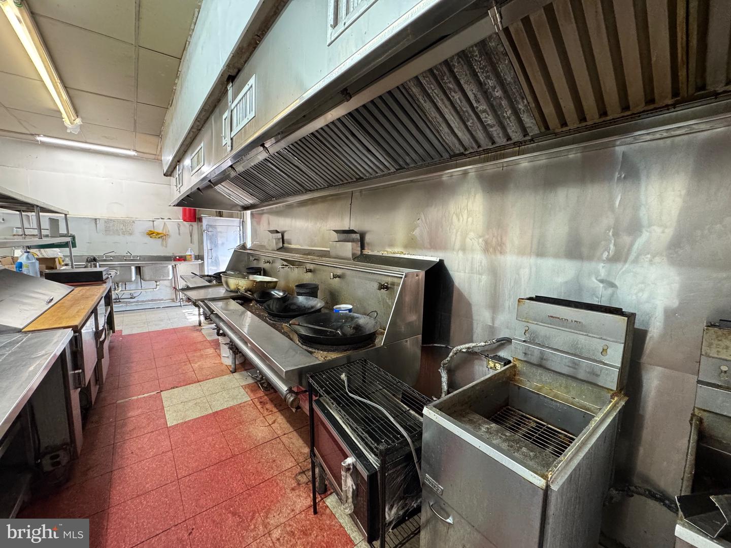 17 S Broadway Property Photo 3