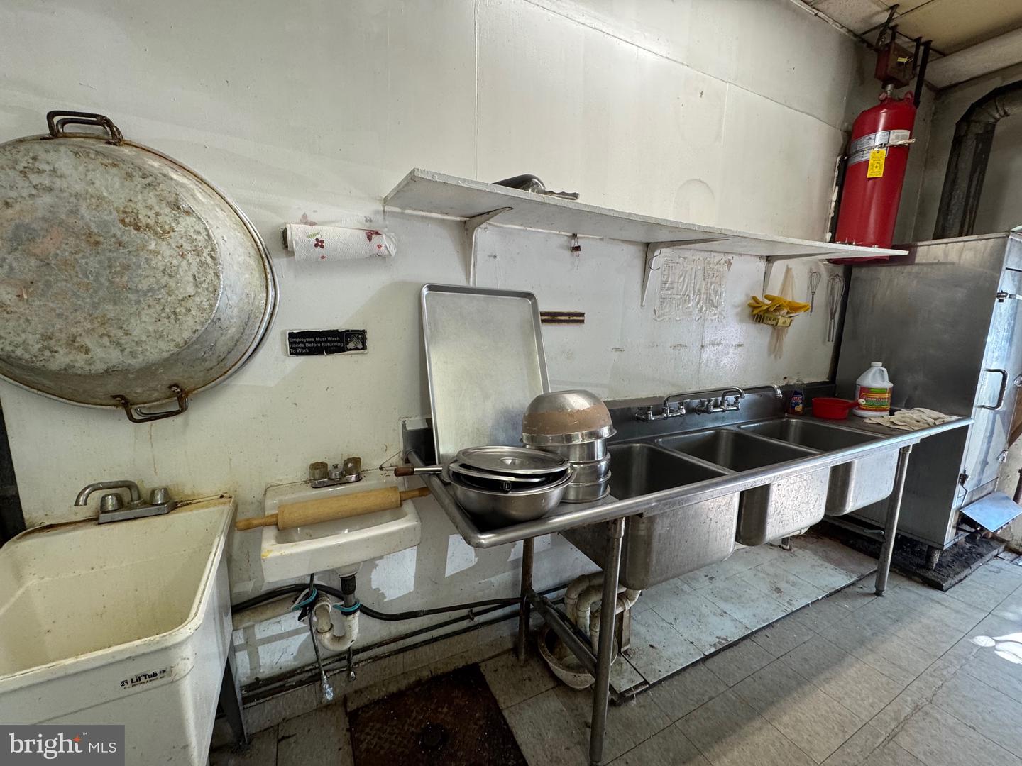 17 S Broadway Property Photo 4