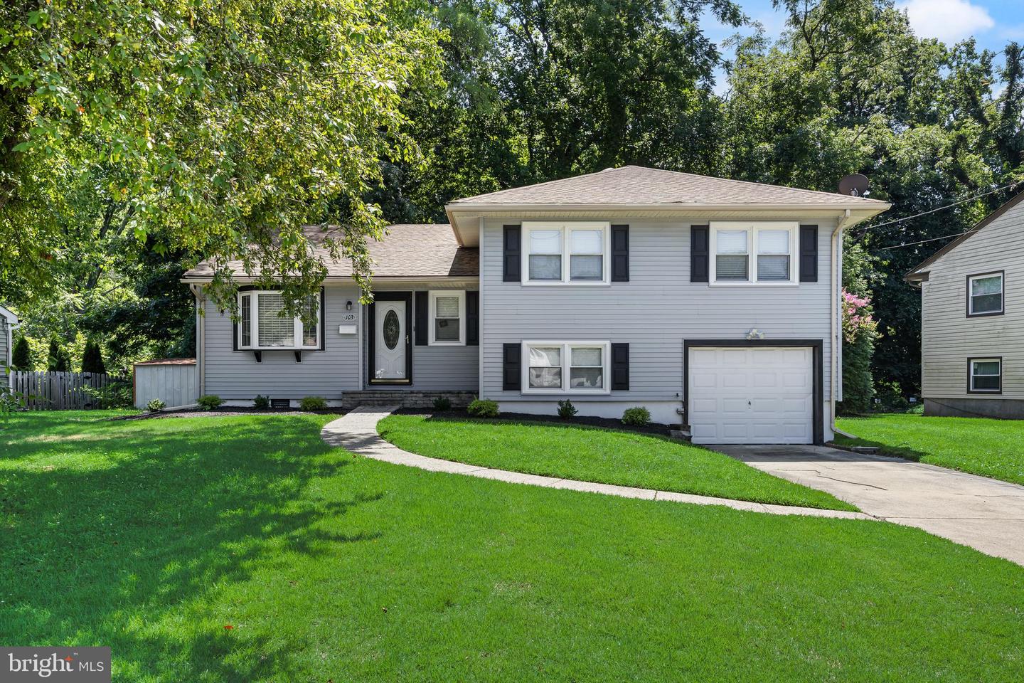 103 Kenwood Dr Property Photo 1