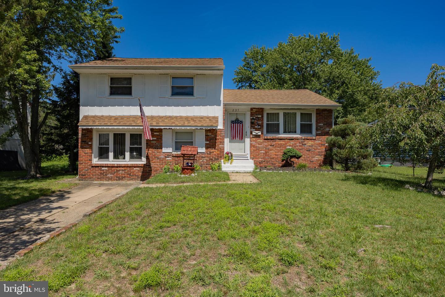 237 Aman Ave Property Photo 1