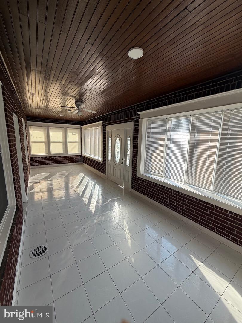 3265 River Rd Property Photo 11