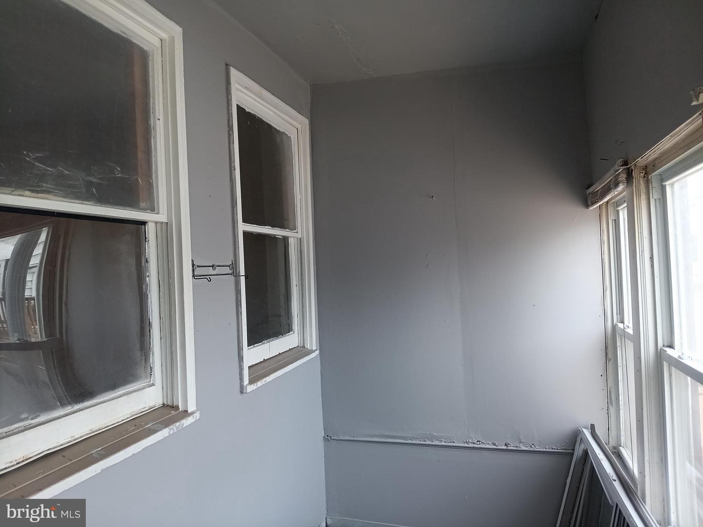 338 Morris St Property Photo 4