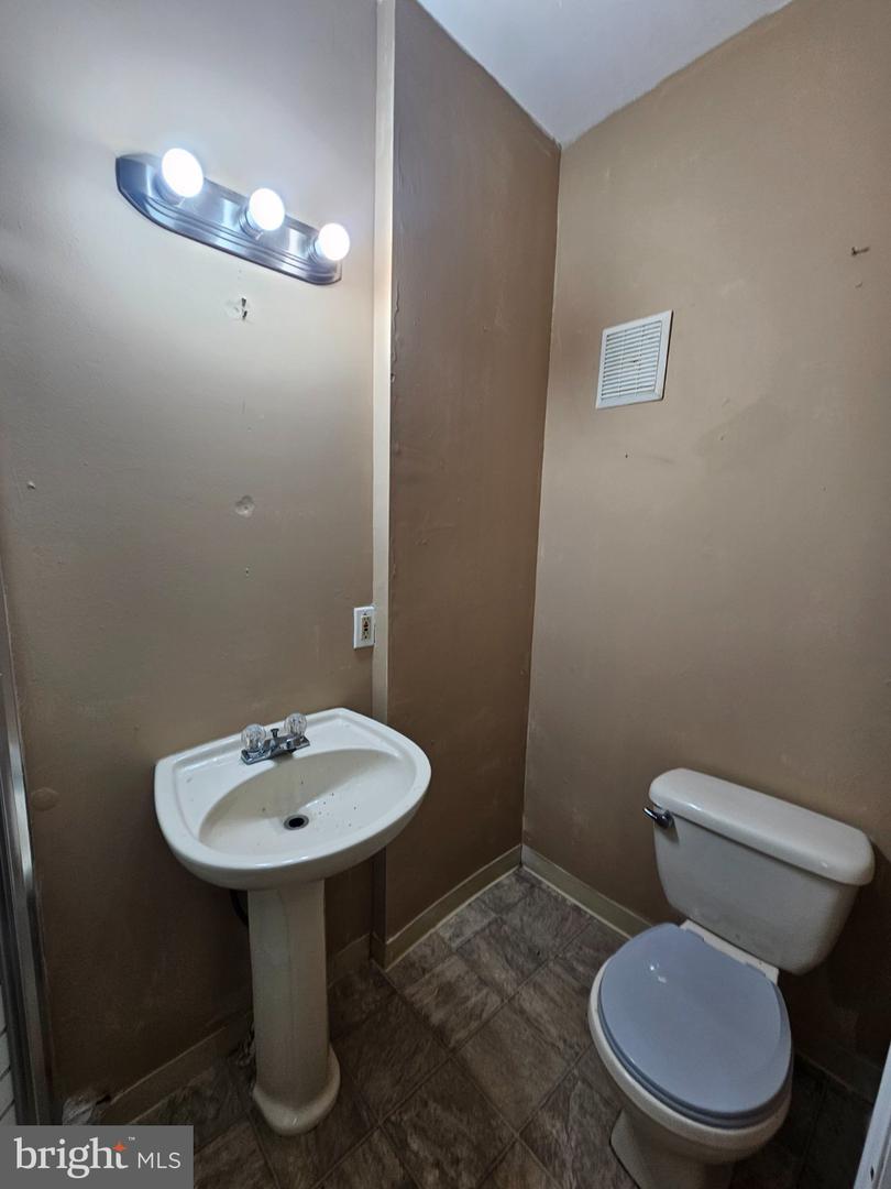 338 Morris St Property Photo 11