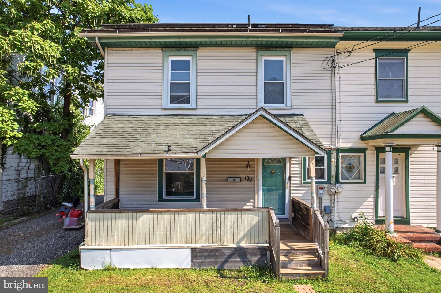 127 E CHURCH ST Property Photo 1