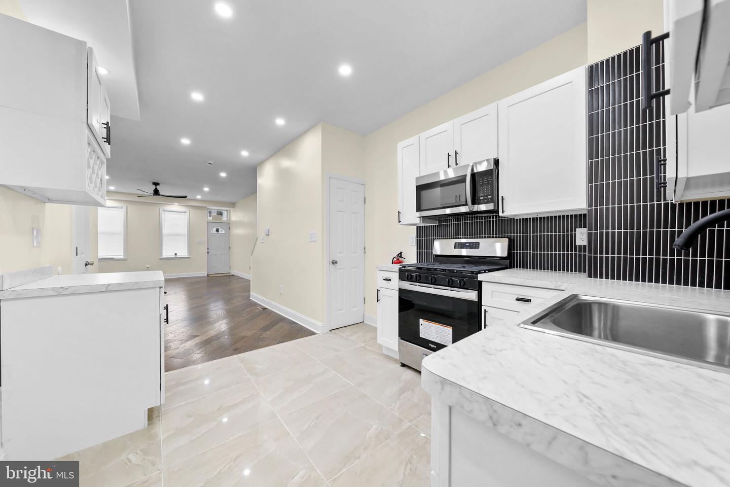 1018 Ramona Gonzalez Street St Property Photo 12