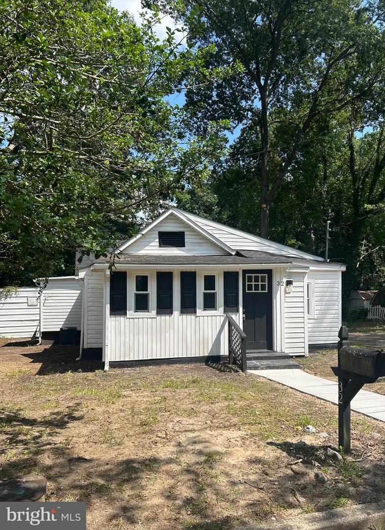32 CLEMENTON AVE Property Photo 1