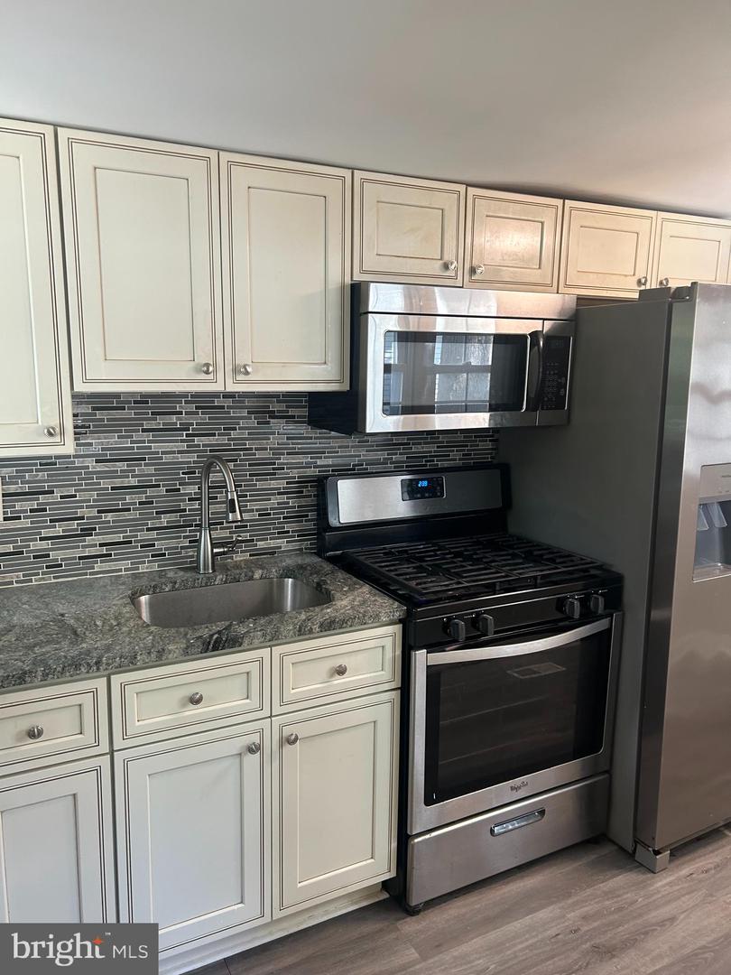 32 Clementon Ave Property Photo 2