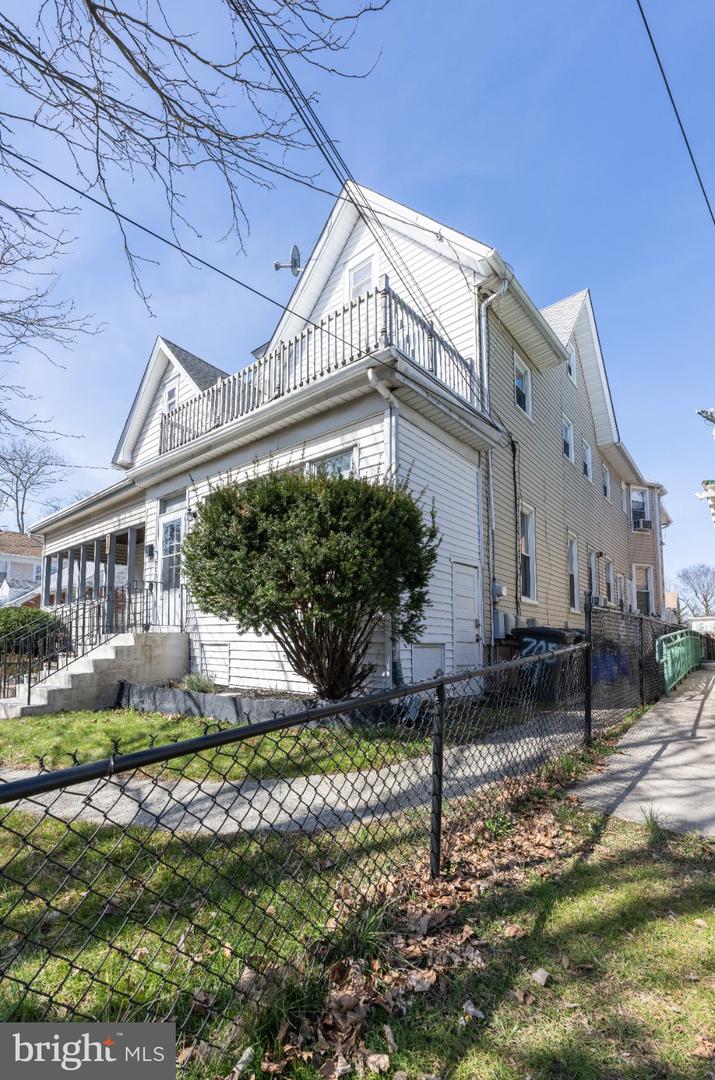 705 COLLINGS AVE Property Photo 1
