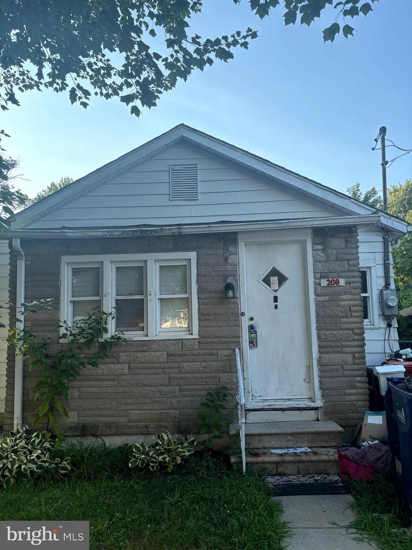208 Park Ave Property Photo 1
