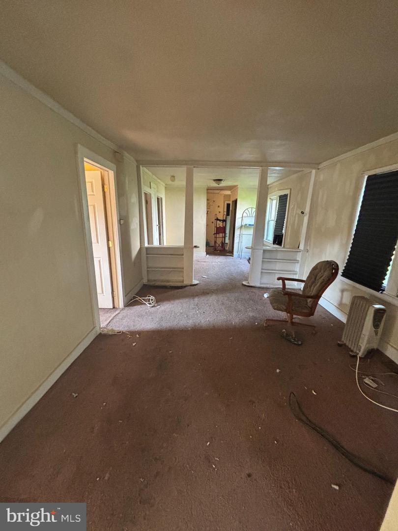 208 Park Ave Property Photo 3