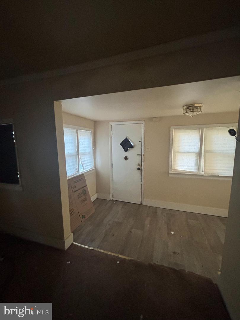 208 Park Ave Property Photo 4