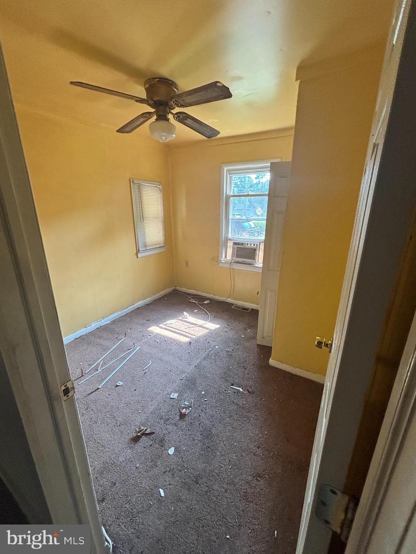 208 Park Ave Property Photo 6