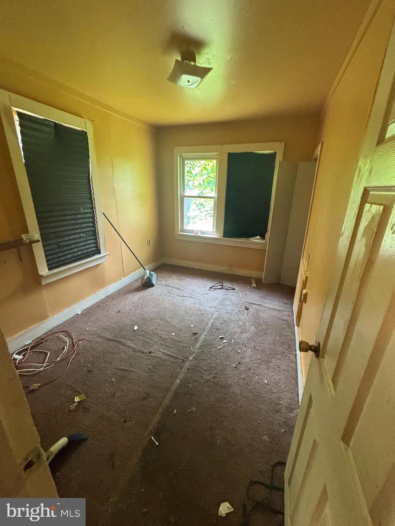 208 Park Ave Property Photo 11