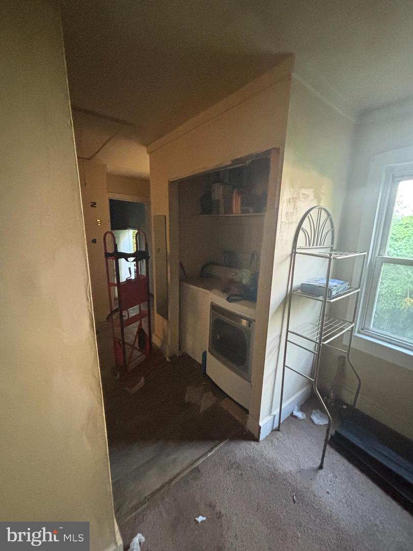 208 Park Ave Property Photo 13