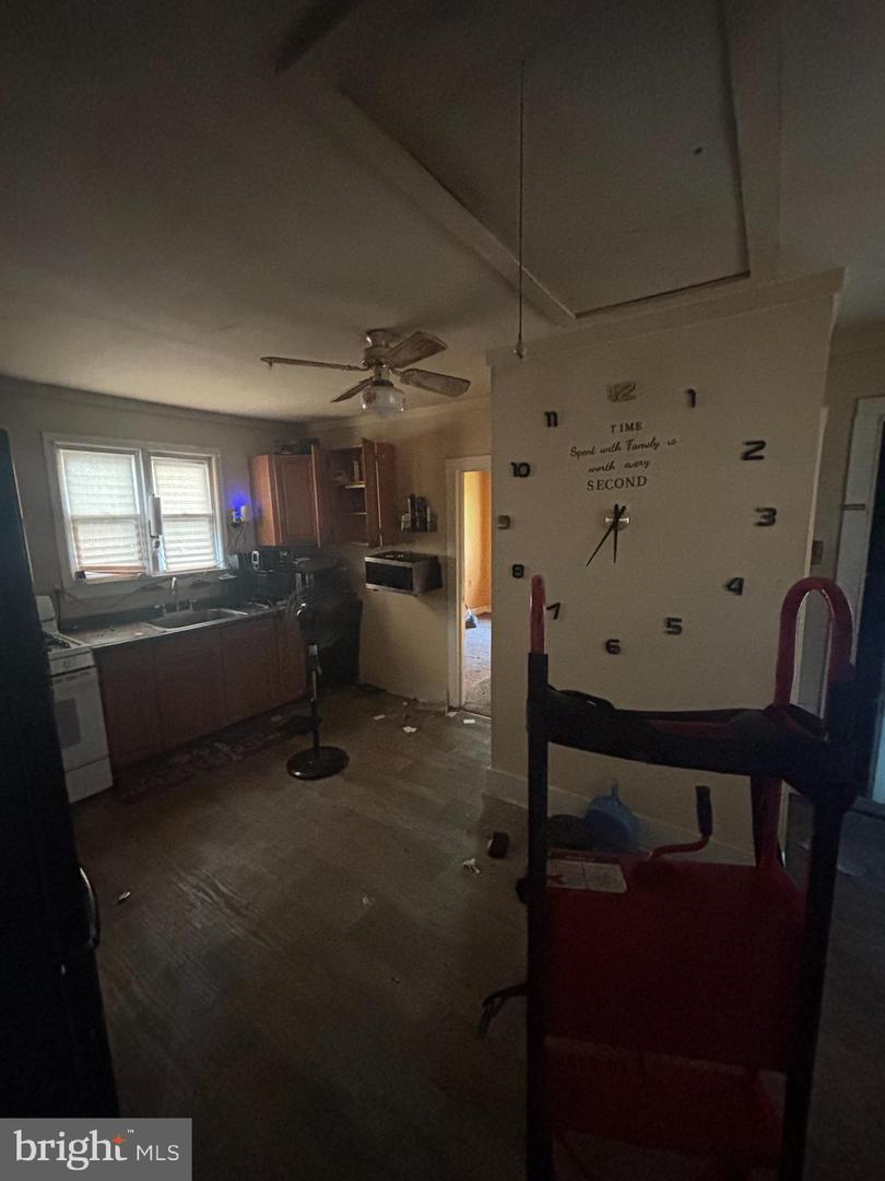 208 Park Ave Property Photo 18
