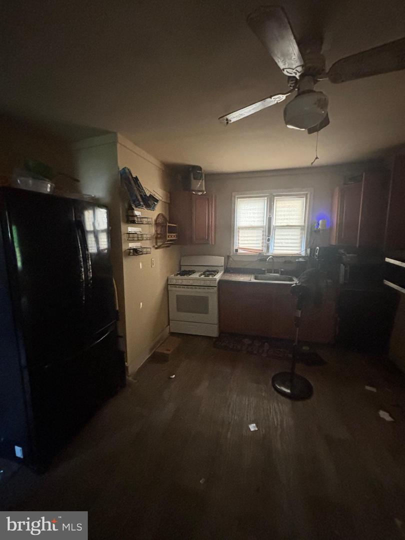 208 Park Ave Property Photo 19