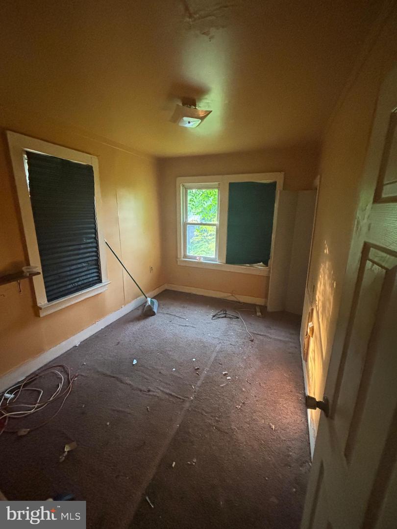 208 Park Ave Property Photo 20