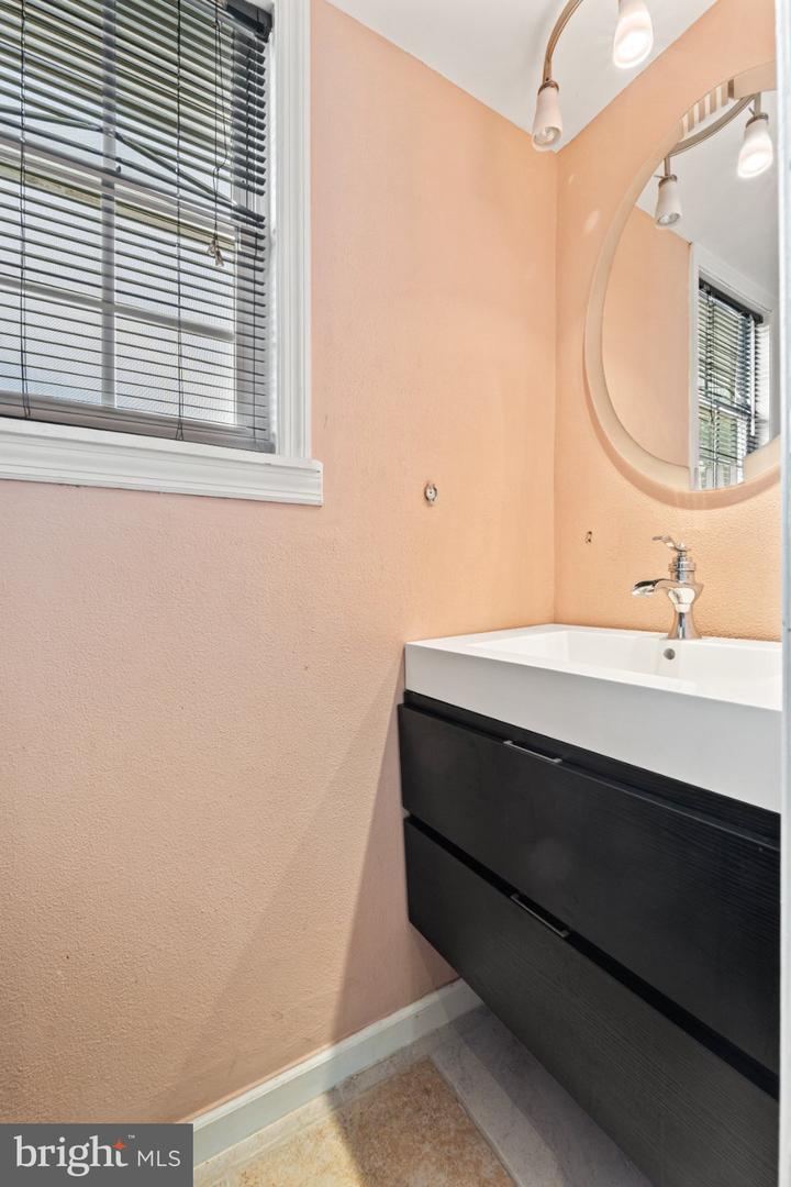 59 Dunhill Dr Property Photo 14