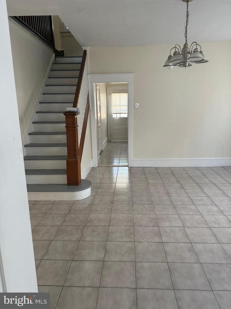 1606 49th St Property Photo 6