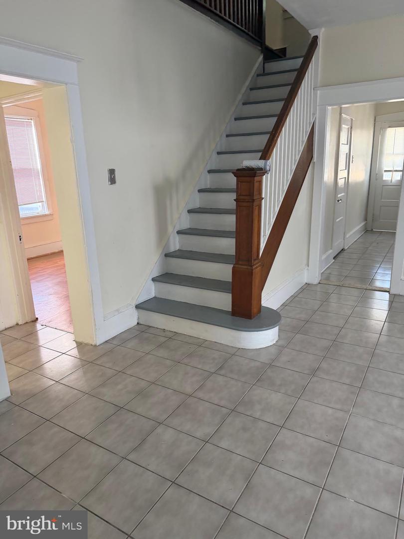 1606 49th St Property Photo 8