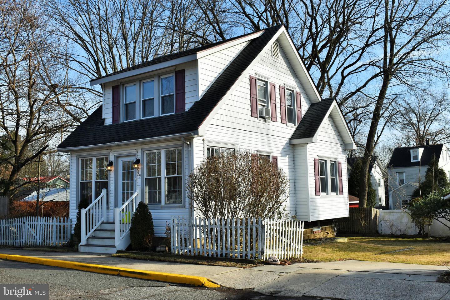 19 SNOWDEN AVE Property Photo 1