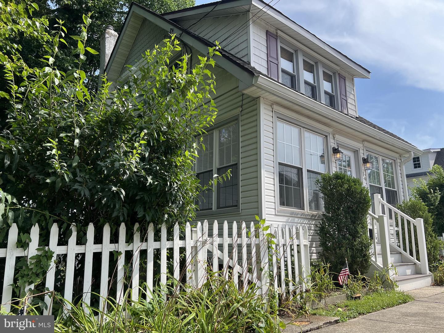 19 Snowden Ave Property Photo 4